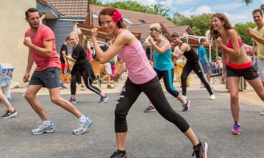 Cours de fitness aérobic au camping Les Pierres Couchées